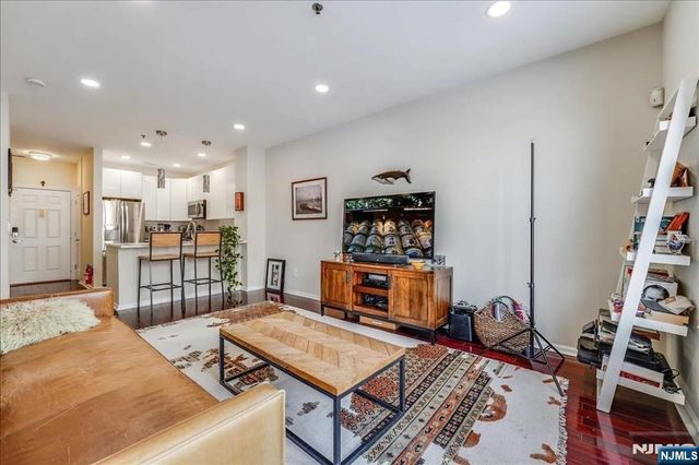 26 Ave At Port Imperial 213, West New York, NJ 07093