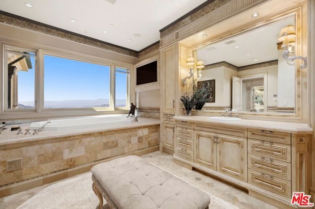 2500 White Stallion Road, Thousand Oaks, CA 91361