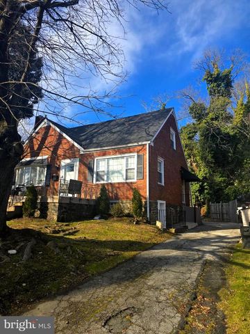 1303 MANOR RD, Lansdowne, PA 19050