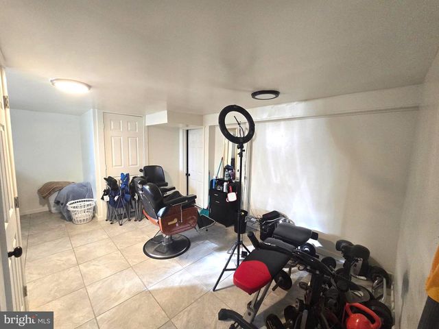 1303 MANOR RD, Lansdowne, PA 19050