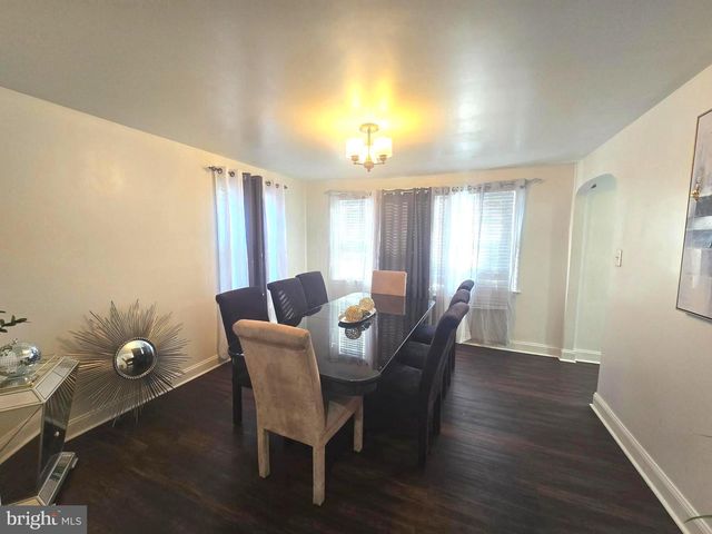 1303 MANOR RD, Lansdowne, PA 19050