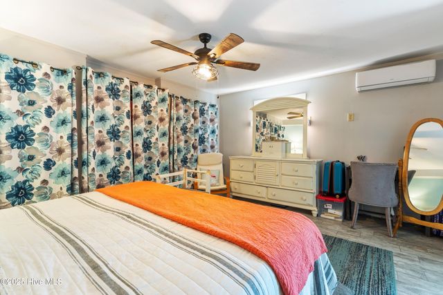 198 Jefferson Road, Lake Waccamaw, NC 28450