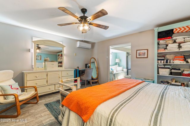 198 Jefferson Road, Lake Waccamaw, NC 28450