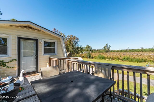 198 Jefferson Road, Lake Waccamaw, NC 28450