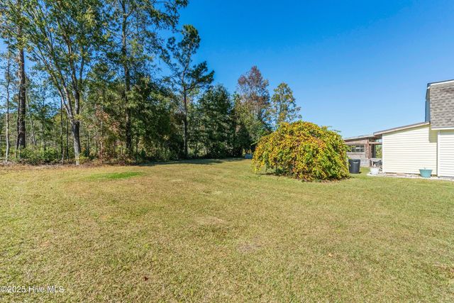 198 Jefferson Road, Lake Waccamaw, NC 28450