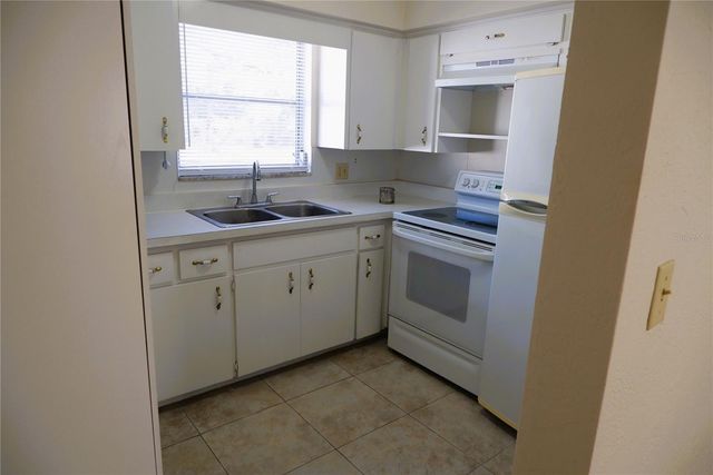 8056 30TH AVENUE N, St Petersburg, FL 33710