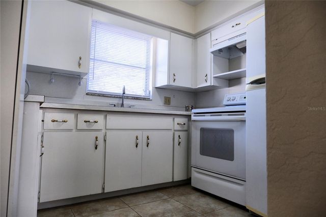 8056 30TH AVENUE N, St Petersburg, FL 33710