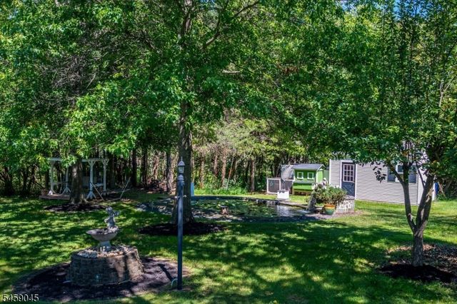 3 Summer Cottage Ln, Franklin Twp., NJ 08823