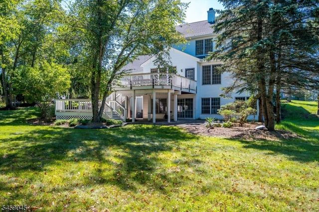 3 Summer Cottage Ln, Franklin Twp., NJ 08823
