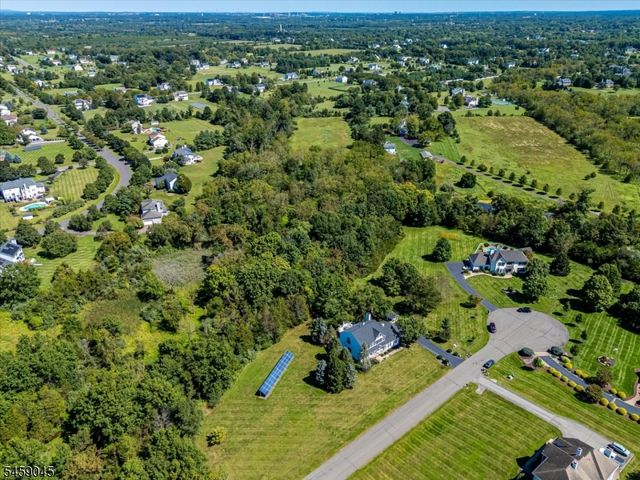 3 Summer Cottage Ln, Franklin Twp., NJ 08823