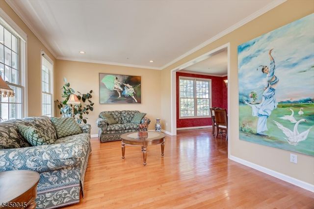 3 Summer Cottage Ln, Franklin Twp., NJ 08823