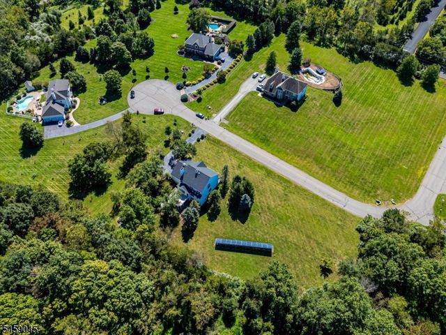 3 Summer Cottage Ln, Franklin Twp., NJ 08823