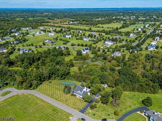 3 Summer Cottage Ln, Franklin Twp., NJ 08823