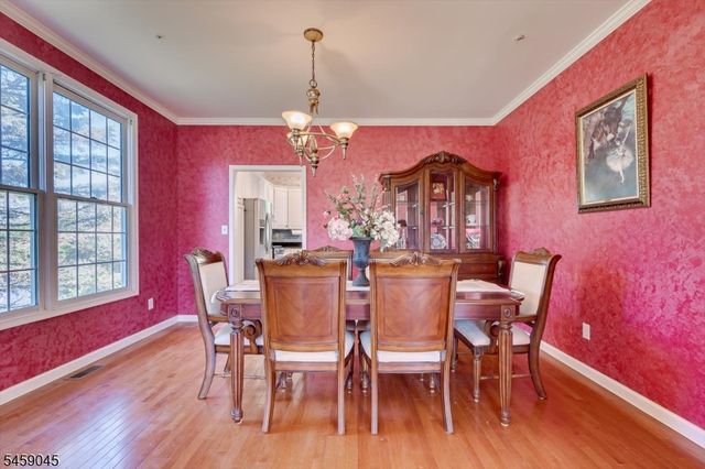 3 Summer Cottage Ln, Franklin Twp., NJ 08823