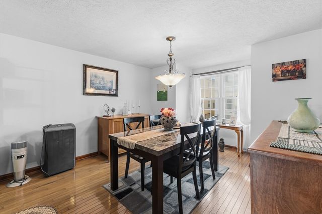 31 Sachem St, Fall River, MA 02724