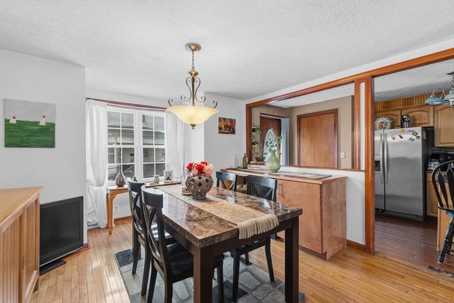 31 Sachem St, Fall River, MA 02724