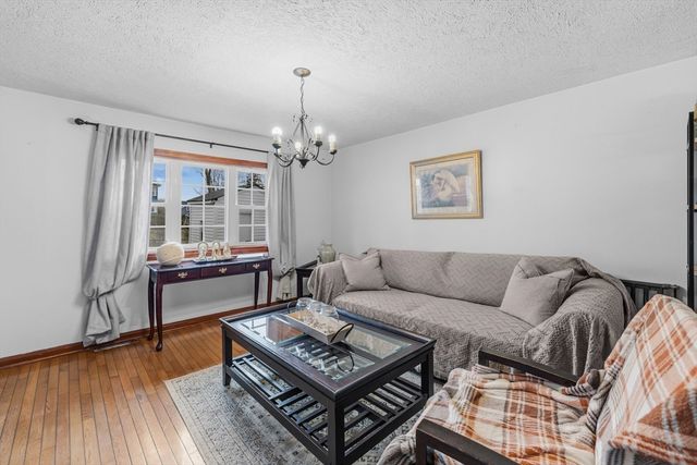 31 Sachem St, Fall River, MA 02724