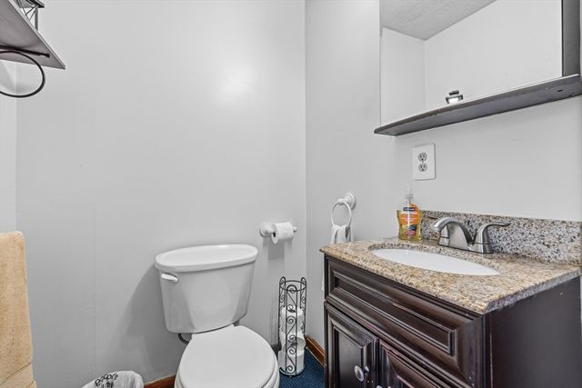 31 Sachem St, Fall River, MA 02724