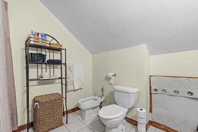 31 Sachem St, Fall River, MA 02724