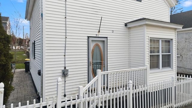 31 Sachem St, Fall River, MA 02724