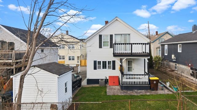 31 Sachem St, Fall River, MA 02724