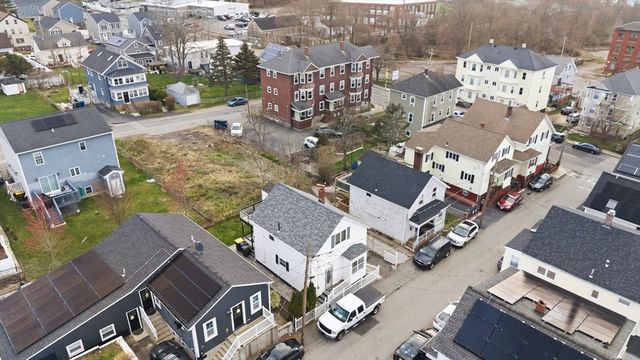 31 Sachem St, Fall River, MA 02724