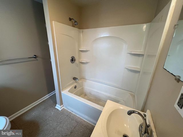 2221 N FAIRHILL ST, Philadelphia, PA 19133