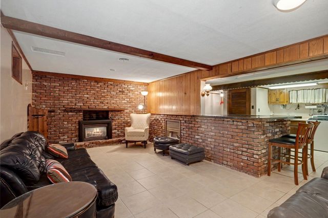9 Fern St, Natick, MA 01760