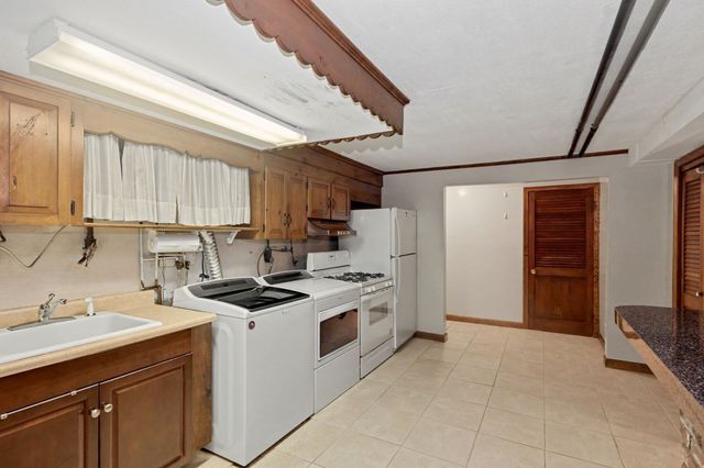 9 Fern St, Natick, MA 01760
