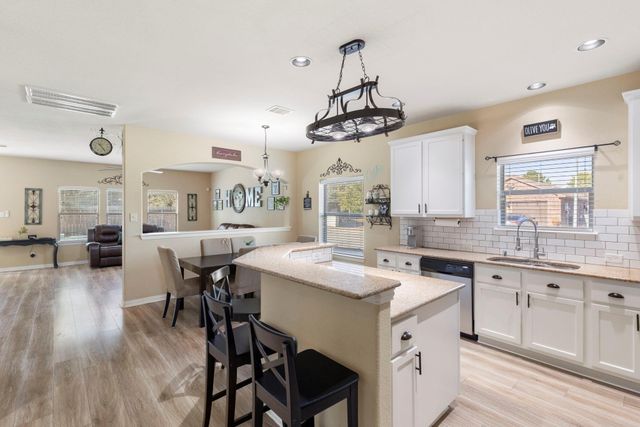 28435 Lockeridge Creek Drive, Spring, TX 77386