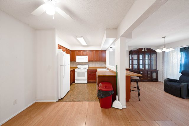 813 Cherry Hills Drive, Lancaster, TX 75134