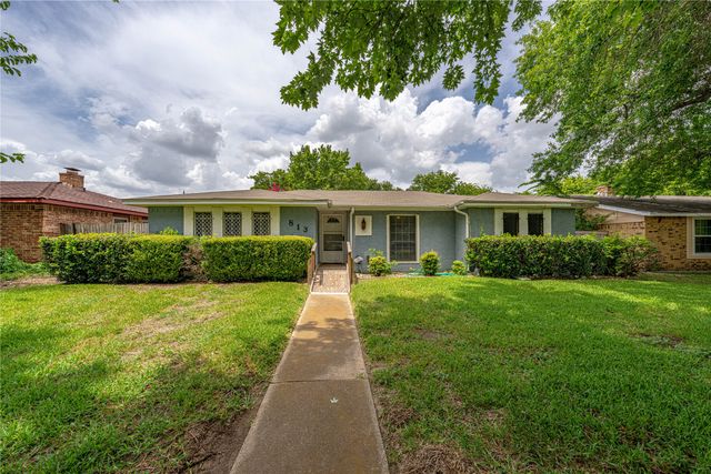 813 Cherry Hills Drive, Lancaster, TX 75134