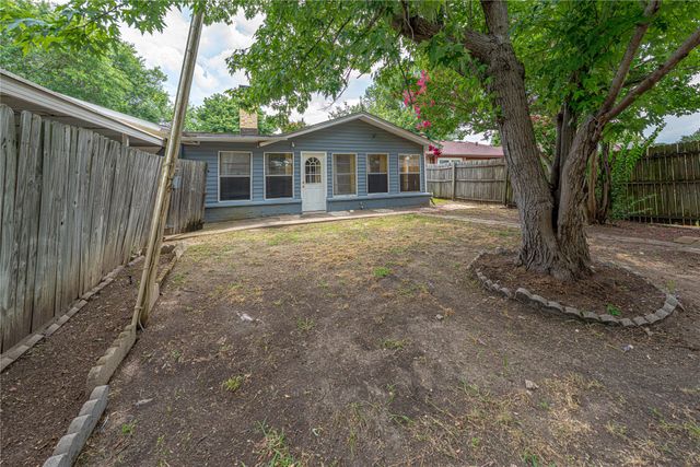 813 Cherry Hills Drive, Lancaster, TX 75134