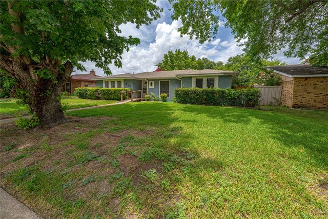 813 Cherry Hills Drive, Lancaster, TX 75134