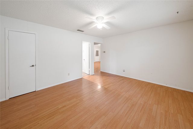 813 Cherry Hills Drive, Lancaster, TX 75134