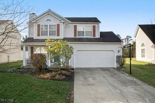 104 Pinehollow Circle, Chardon, OH 44024