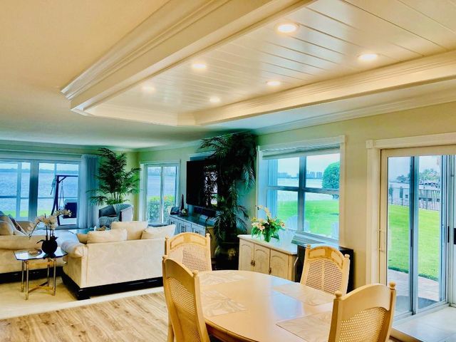 60 Yacht Club Drive 101, North Palm Beach, FL 33408
