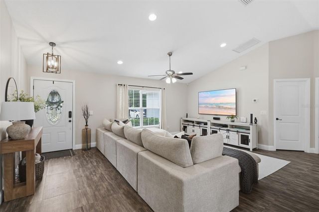 2065 9TH AVENUE, Deland, FL 32724