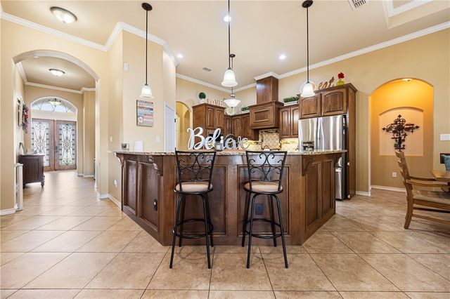 7513 E Lake Dr, Corpus Christi, TX 78414