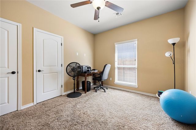 7513 E Lake Dr, Corpus Christi, TX 78414