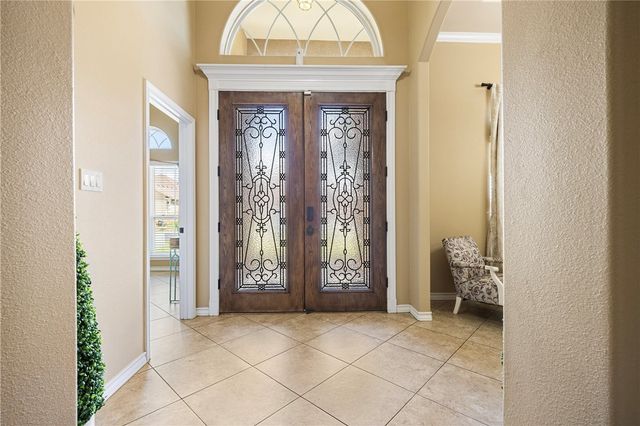 7513 E Lake Dr, Corpus Christi, TX 78414