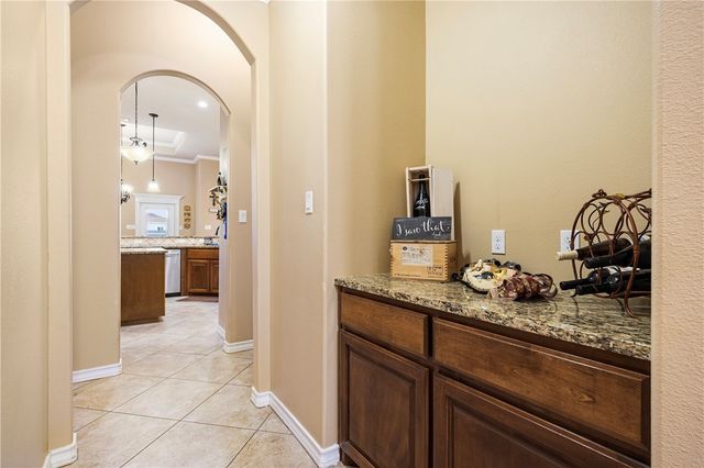 7513 E Lake Dr, Corpus Christi, TX 78414