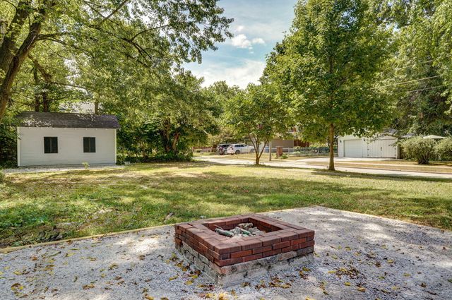 338 South Weller Avenue, Springfield, MO 65802