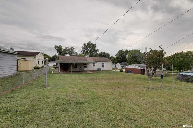 3329 CHESTNUT Street, Quincy, IL 62301