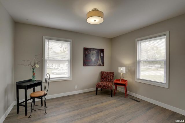 3329 CHESTNUT Street, Quincy, IL 62301