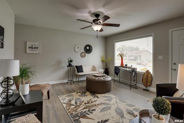 3329 CHESTNUT Street, Quincy, IL 62301