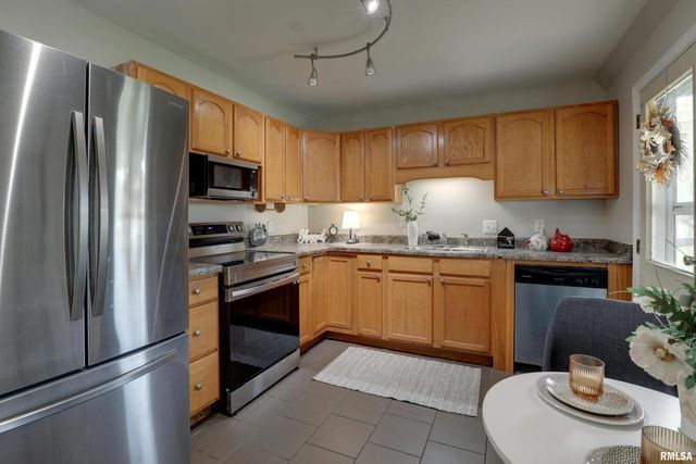 3329 CHESTNUT Street, Quincy, IL 62301