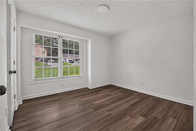 7185 Nunn Woods Way, Fairburn, GA 30213