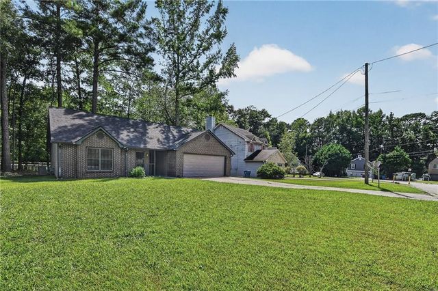 7185 Nunn Woods Way, Fairburn, GA 30213