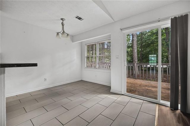 7185 Nunn Woods Way, Fairburn, GA 30213